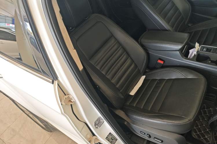 Used Ford Kuga 2017 EcoBoost 245 4x4 Prestige Edition Right Front Seat