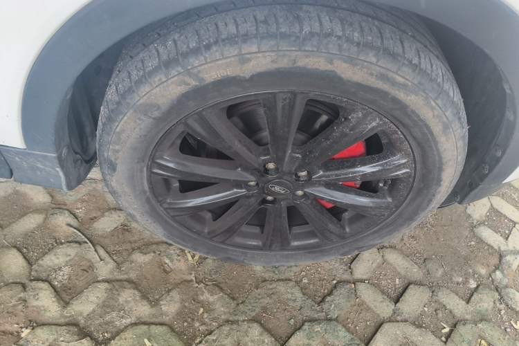Used Ford Kuga 2017 EcoBoost 180 Two-Wheel-Drive Luxury Wing Edition Right Front Wheel Hub