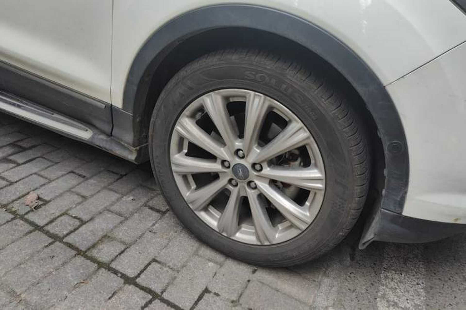 Used Ford Kuga 2017 EcoBoost 245 Four-Wheel Drive Titanium Edition Right Front Wheel Hub