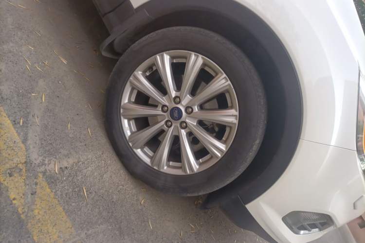 Used Ford Kuga 2017 EcoBoost 245 4x4 Prestige Edition Right Front Wheel Hub