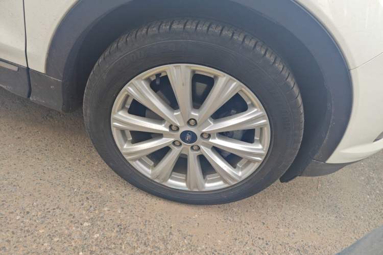 Used Ford Kuga 2017 EcoBoost 245 4x4 Prestige Edition Right Front Wheel Hub