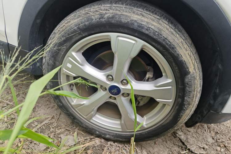 Used Ford Kuga 2017 EcoBoost 180 Two-Wheel-Drive Elite Trim Right Front Wheel Hub