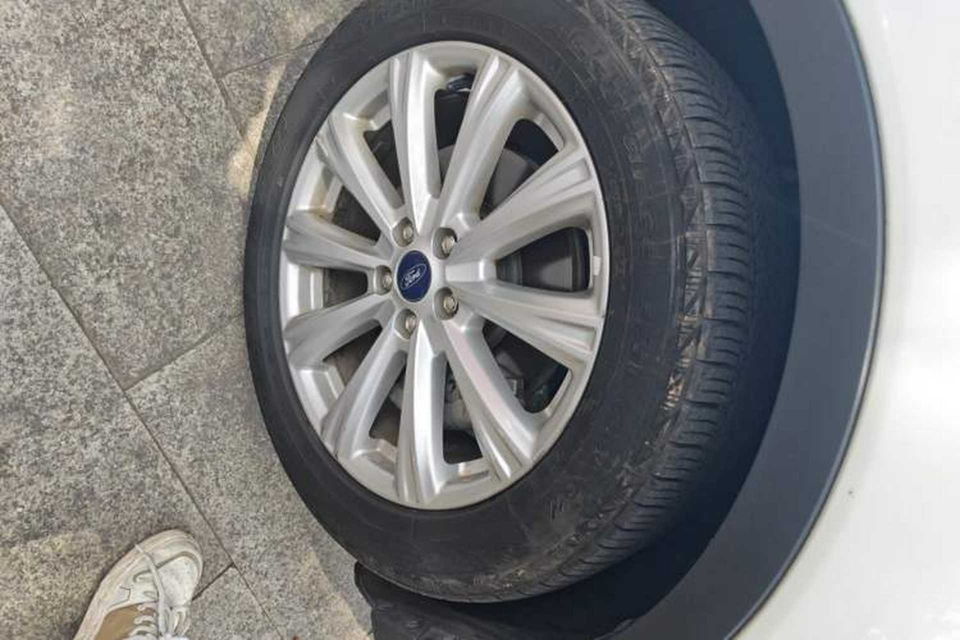 Used Ford Kuga 2017 EcoBoost 245 4x4 Prestige Edition Right Front Wheel Hub