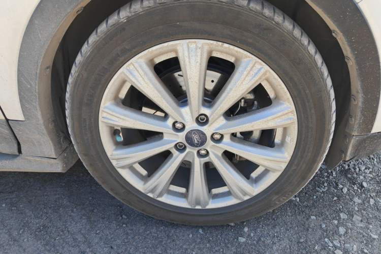 Used Ford Kuga 2017 EcoBoost 245 4x4 Prestige Edition Right Front Wheel Hub