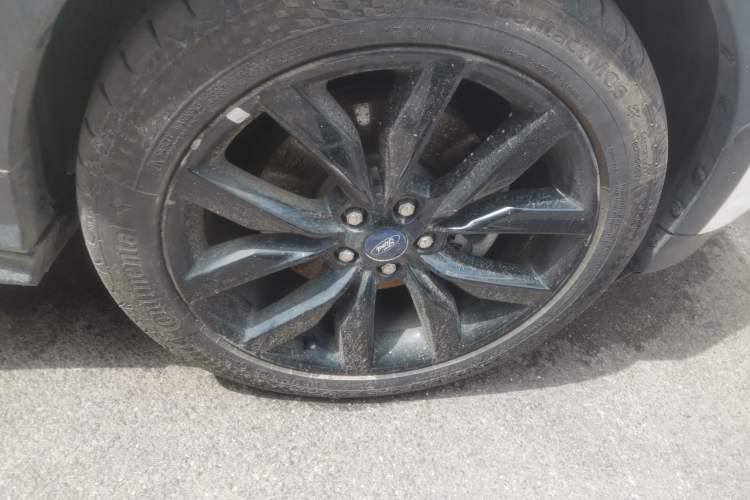 Used Ford Kuga 2017 EcoBoost 245 4x4 Prestige Edition Right Front Wheel Hub