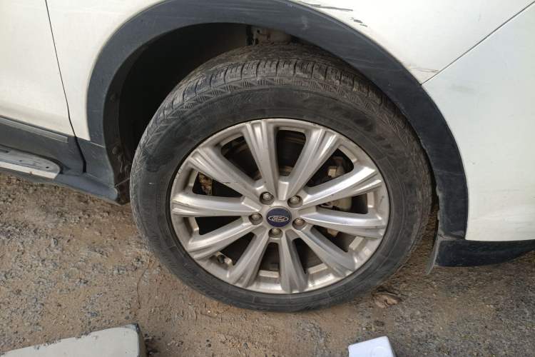 Used Ford Kuga 2017 EcoBoost 180 Four-Wheel Drive Luxury Wing Model Right Front Wheel Hub