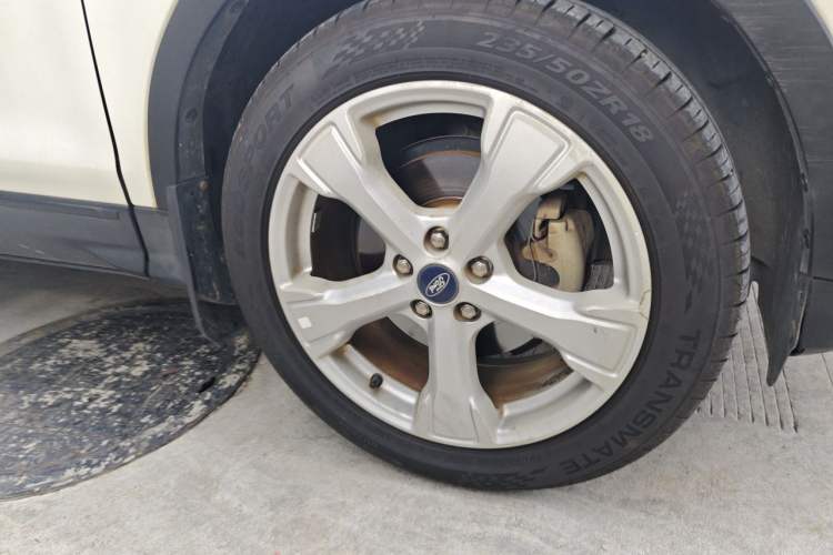 Used Ford Kuga 2017 EcoBoost 180 Two-Wheel-Drive Tiger Leap Model Right Front Wheel Hub