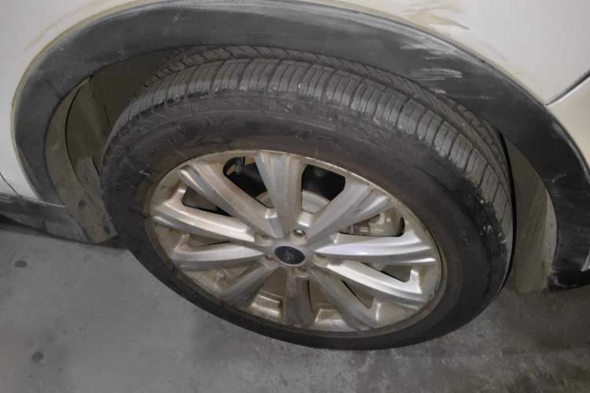 Used Ford Kuga 2017 EcoBoost 245 4x4 Prestige Edition Right Front Wheel Hub