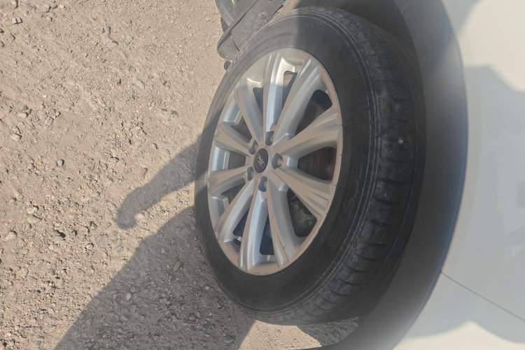 Used Ford Kuga 2017 EcoBoost 245 4x4 Prestige Edition Right Front Wheel Hub