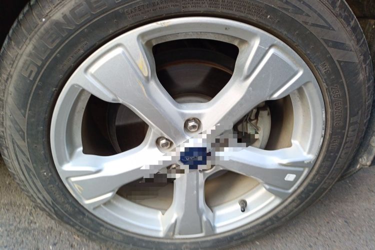Used Ford Kuga 2017 EcoBoost 180 Two-Wheel-Drive Tiger Leap Model Right Front Wheel Hub