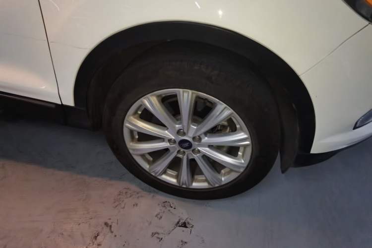 Used Ford Kuga 2017 EcoBoost 180 Four-Wheel Drive Luxury Wing Model Right Front Wheel Hub