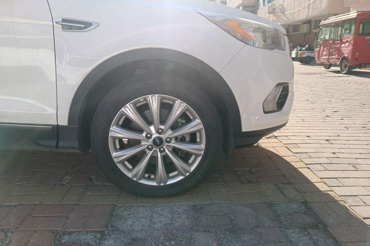 Used Ford Kuga 2017 EcoBoost 180 Four-Wheel Drive Luxury Wing Model Right Front Wheel Hub