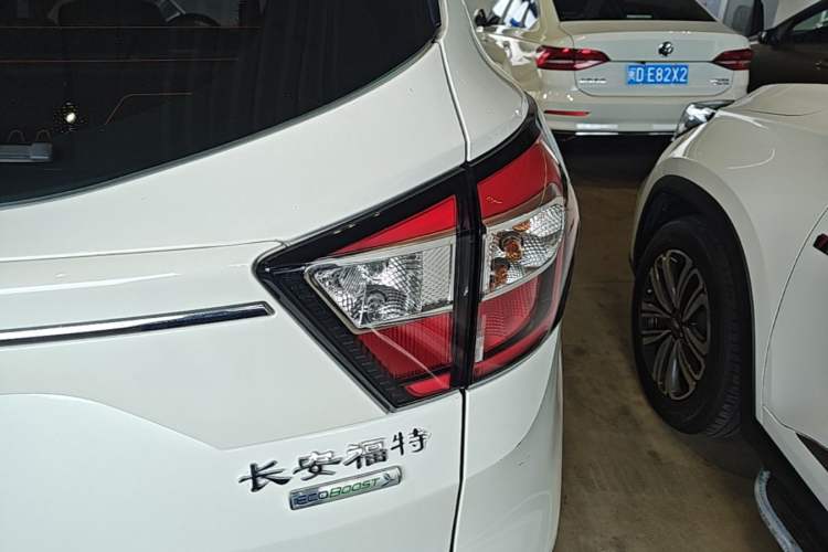 Used Ford Kuga 2017 EcoBoost 180 Two-Wheel-Drive Elite Trim Right Rear Taillight