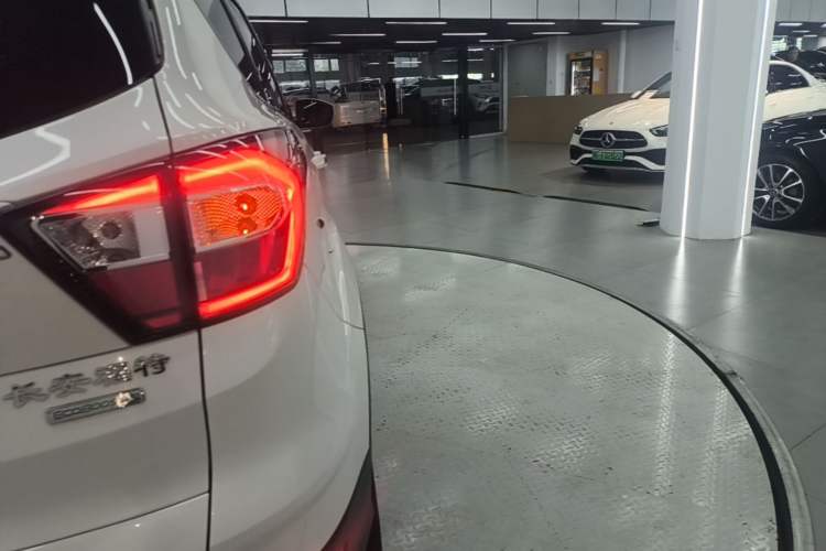 Used Ford Kuga 2017 EcoBoost 180 Two-Wheel-Drive Luxury Wing Edition Right Rear Taillight