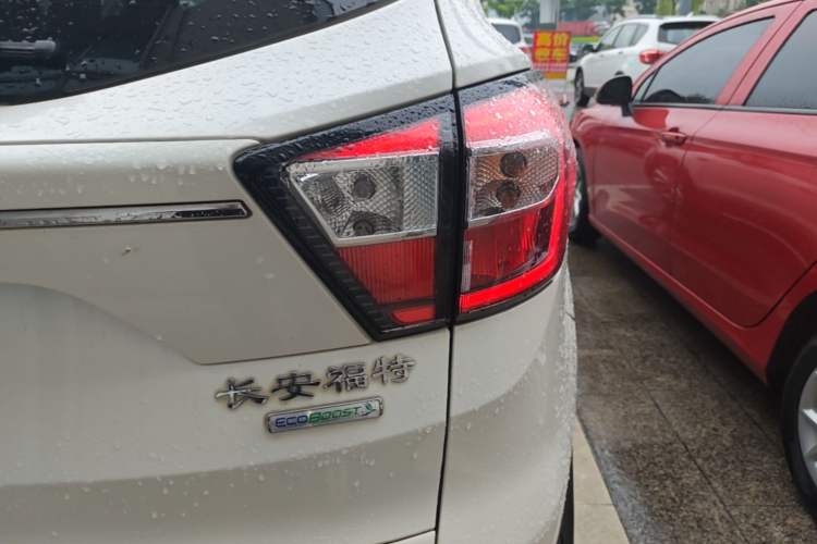 Used Ford Kuga 2017 EcoBoost 180 Two-Wheel-Drive Luxury Wing Edition Right Rear Taillight