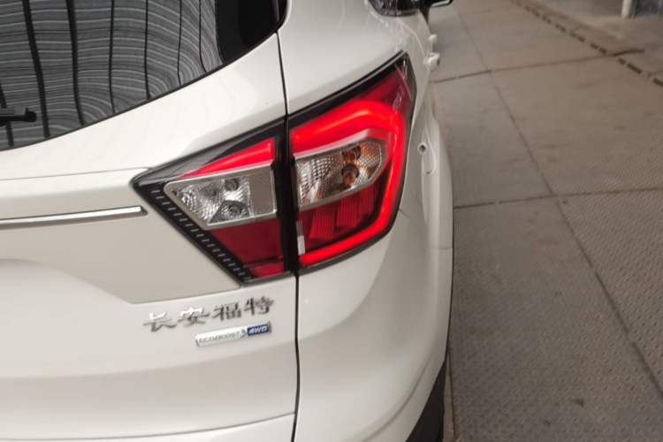 Used Ford Kuga 2017 EcoBoost 180 Four-Wheel Drive Luxury Wing Model Right Rear Taillight