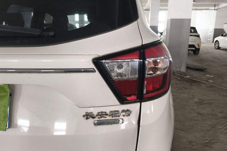 Used Ford Kuga 2017 EcoBoost 180 Two-Wheel-Drive Platinum Edition Right Rear Taillight