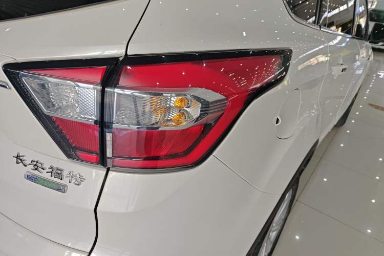 Used Ford Kuga 2017 EcoBoost 180 Two-Wheel-Drive Luxury Wing Edition Right Rear Taillight