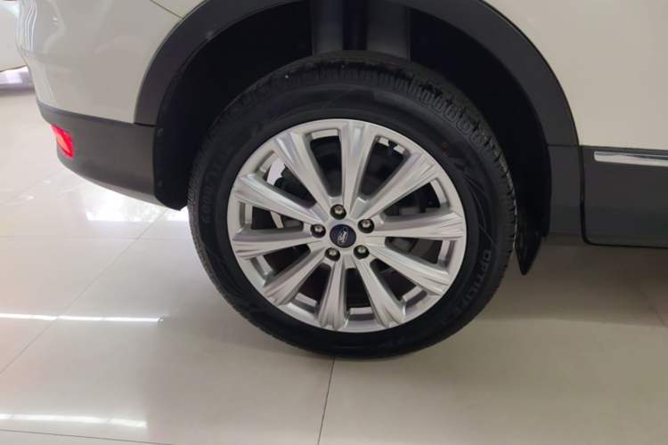 Used Ford Kuga 2017 EcoBoost 180 Two-Wheel-Drive Luxury Wing Edition Right Rear Wheel Hub