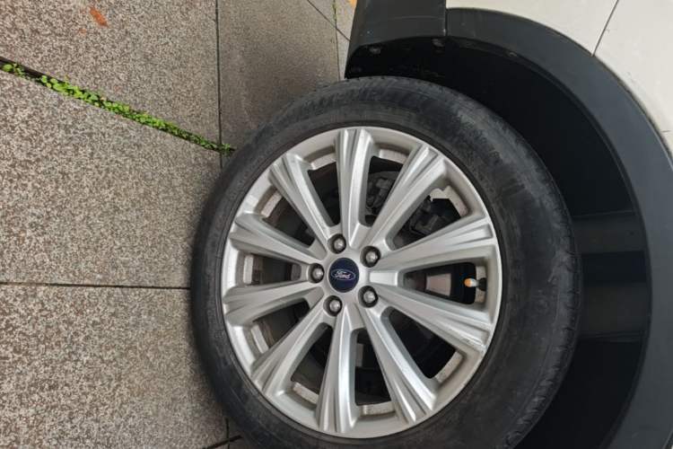 Used Ford Kuga 2017 EcoBoost 245 4x4 Prestige Edition Right Rear Wheel Hub