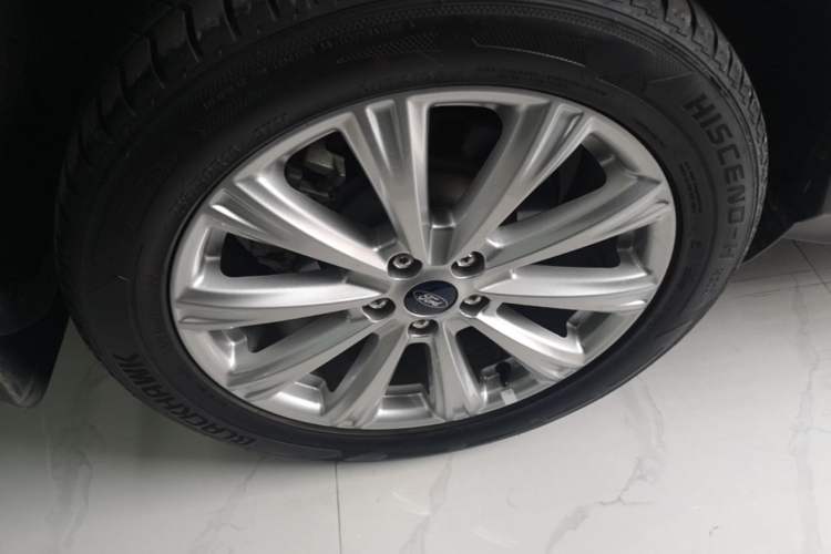 Used Ford Kuga 2017 EcoBoost 180 Four-Wheel Drive Luxury Wing Model Right Rear Wheel Hub
