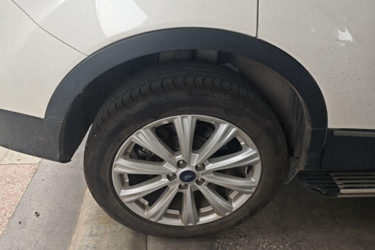 Used Ford Kuga 2017 EcoBoost 245 4x4 Prestige Edition Right Rear Wheel Hub