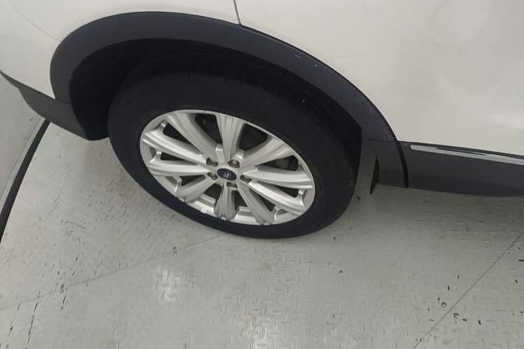 Used Ford Kuga 2017 EcoBoost 180 Two-Wheel-Drive Luxury Wing Edition Right Rear Wheel Hub