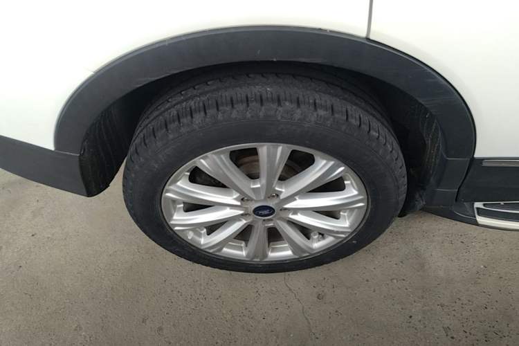 Used Ford Kuga 2017 EcoBoost 180 Four-Wheel Drive Luxury Wing Model Right Rear Wheel Hub