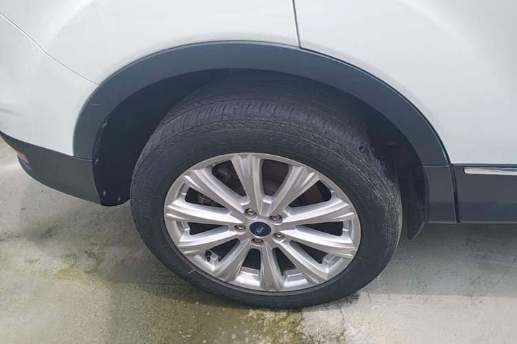 Used Ford Kuga 2017 EcoBoost 180 Four-Wheel Drive Luxury Wing Model Right Rear Wheel Hub