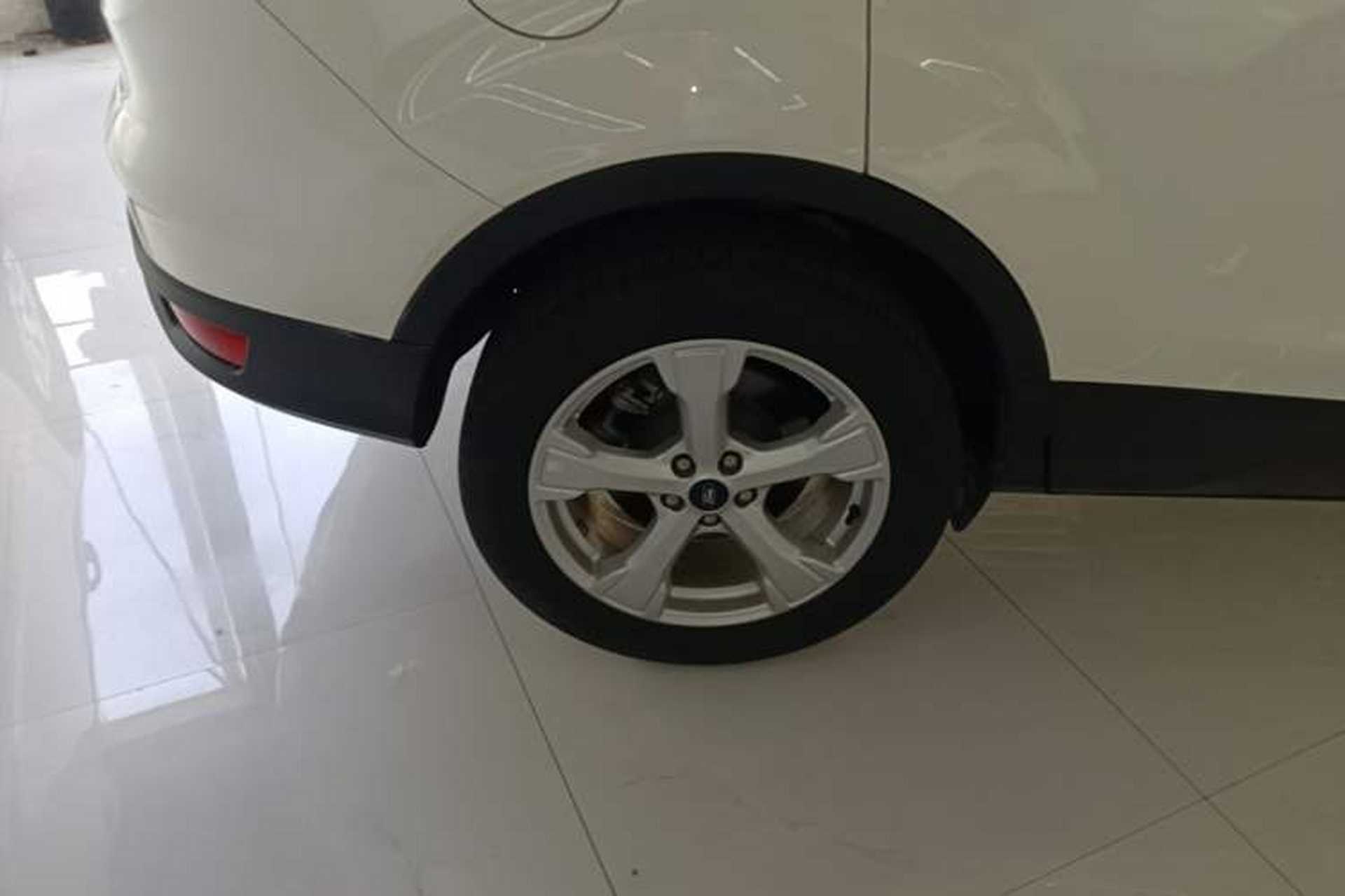 Used Ford Kuga 2017 EcoBoost 180 Two-Wheel-Drive Tiger Leap Model Right Rear Wheel Hub