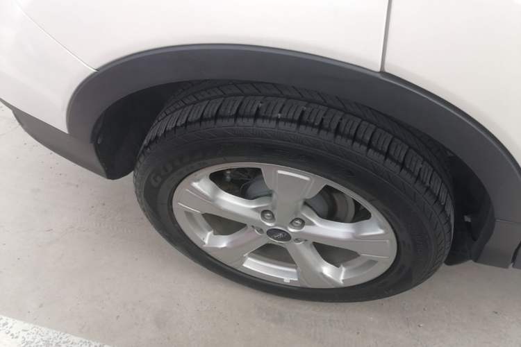 Used Ford Kuga 2017 EcoBoost 245 Four-Wheel Drive Platinum Edition Right Rear Wheel Hub
