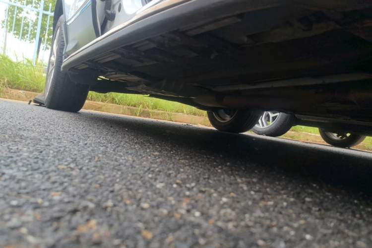 Used Ford Kuga 2017 EcoBoost 180 Two-Wheel-Drive Luxury Wing Edition Right Side Sill