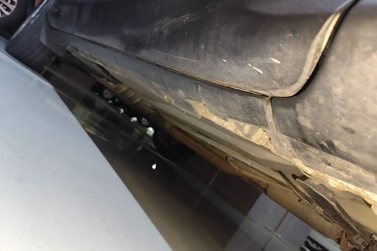 Used Ford Kuga 2017 EcoBoost 180 Two-Wheel-Drive Tiger Leap Model Right Side Sill