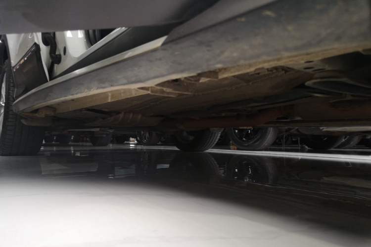 Used Ford Kuga 2017 EcoBoost 180 Four-Wheel Drive Luxury Wing Model Right Side Sill