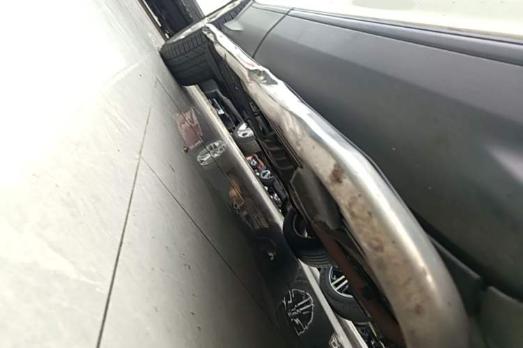 Used Ford Kuga 2017 EcoBoost 245 Four-Wheel Drive Platinum Edition Right Side Sill