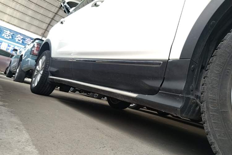 Used Ford Kuga 2017 EcoBoost 180 Four-Wheel Drive Luxury Wing Model Right Side Sill