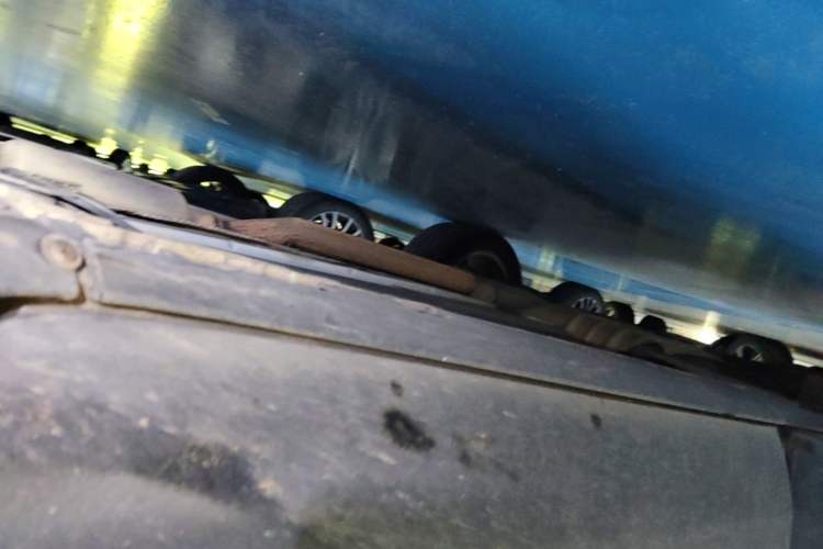 Used Ford Kuga 2017 EcoBoost 180 Two-Wheel-Drive Platinum Edition Right Side Sill