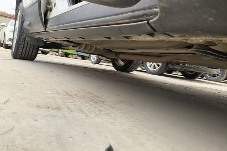 Used Ford Kuga 2017 EcoBoost 180 Two-Wheel-Drive Tiger Leap Model Right Side Sill