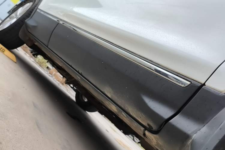 Used Ford Kuga 2017 EcoBoost 180 Four-Wheel Drive Luxury Wing Model Right Side Sill