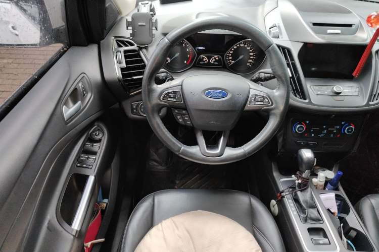 Used Ford Kuga 2017 EcoBoost 180 Two-Wheel-Drive Luxury Wing Edition Steering Wheel