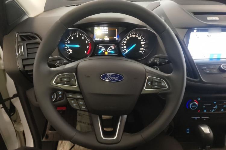 Used Ford Kuga 2017 EcoBoost 180 Four-Wheel Drive Luxury Wing Model Steering Wheel