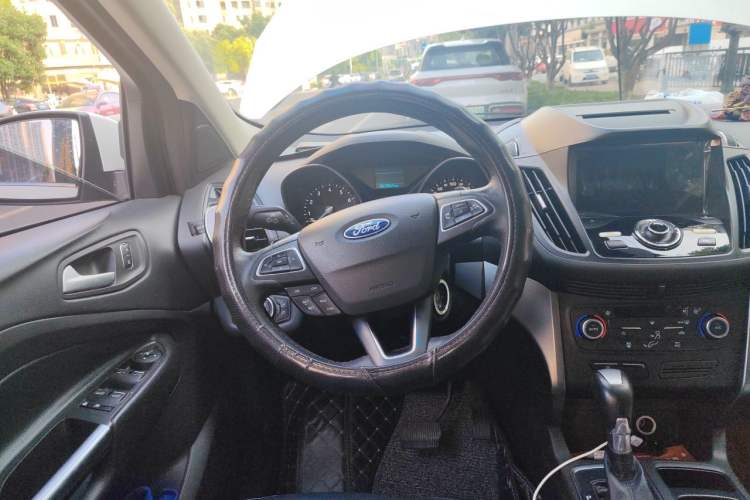 Used Ford Kuga 2017 EcoBoost 180 Two-Wheel-Drive Tiger Leap Model Steering Wheel