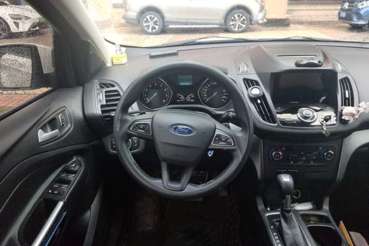 Used Ford Kuga 2017 EcoBoost 180 Two-Wheel-Drive Elite Trim Steering Wheel