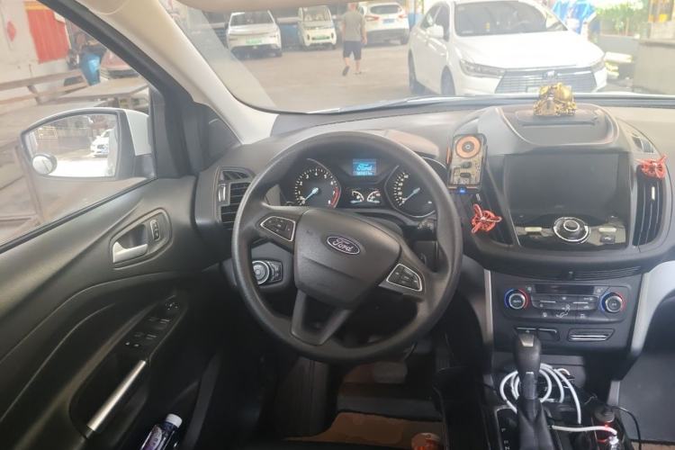 Used Ford Kuga 2017 EcoBoost 180 Two-Wheel-Drive Luxury Wing Edition Steering Wheel