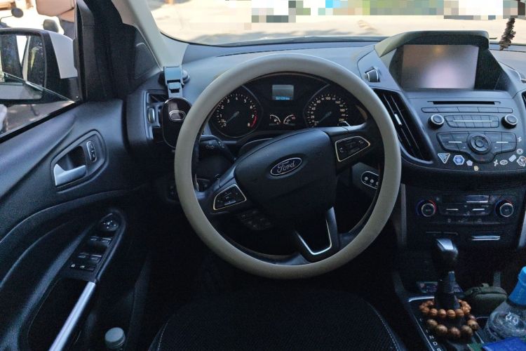 Used Ford Kuga 2017 EcoBoost 180 Two-Wheel-Drive Platinum Edition Steering Wheel
