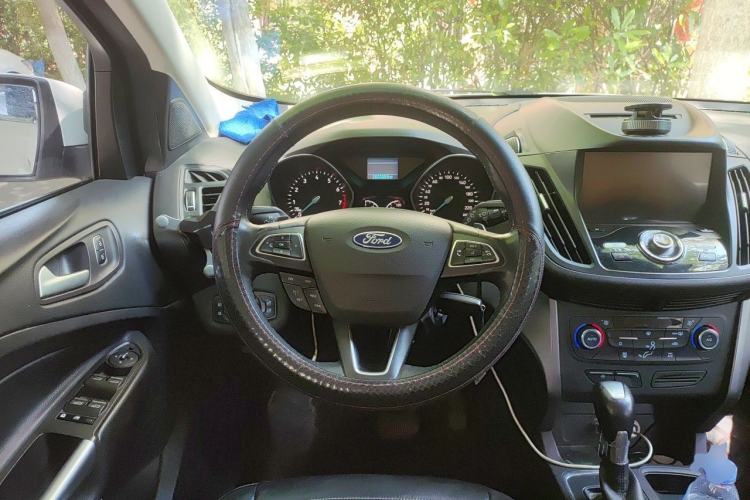 Used Ford Kuga 2017 EcoBoost 180 Two-Wheel-Drive Tiger Leap Model Steering Wheel