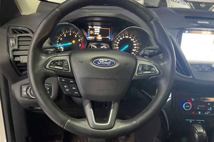 Used Ford Kuga 2017 EcoBoost 180 Four-Wheel Drive Luxury Wing Model Steering Wheel
