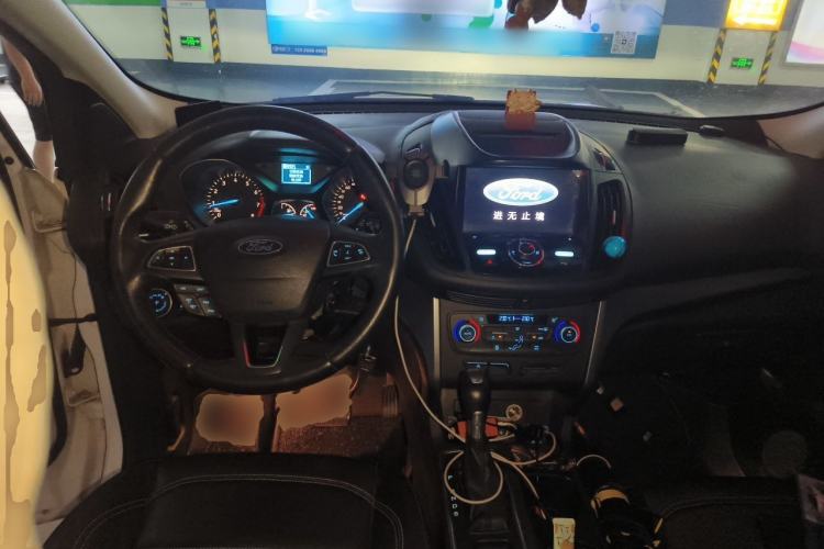 Used Ford Kuga 2017 EcoBoost 180 Two-Wheel-Drive Platinum Edition Steering Wheel