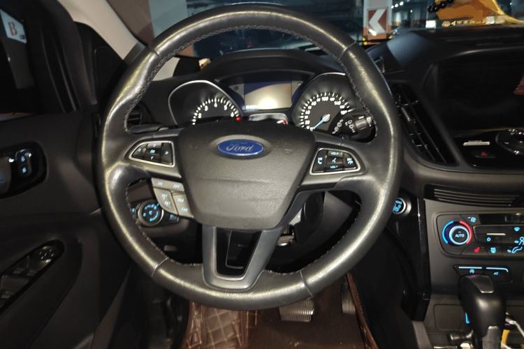 Used Ford Kuga 2017 EcoBoost 180 Two-Wheel-Drive Luxury Wing Edition Steering Wheel