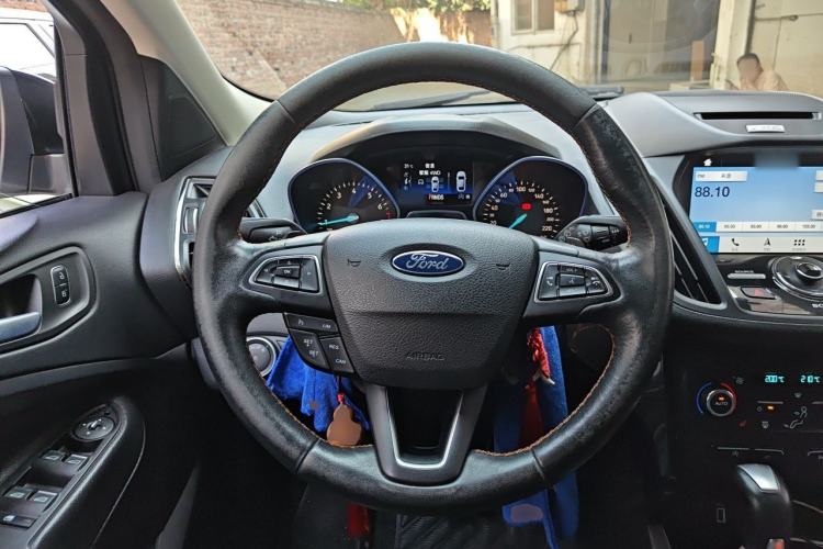 Used Ford Kuga 2017 EcoBoost 245 Four-Wheel-Drive Sport Model Steering Wheel